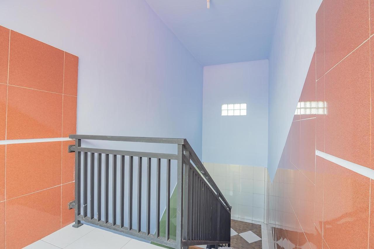 Hotel Reddoorz Syariah @ Tambak Mekar Street Subang Djalantjagak Exteriér fotografie