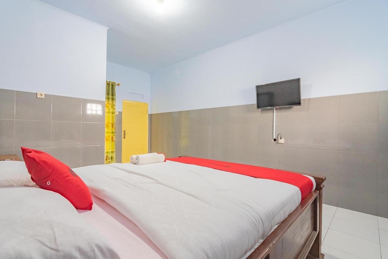 Hotel Reddoorz Syariah @ Tambak Mekar Street Subang Djalantjagak Exteriér fotografie