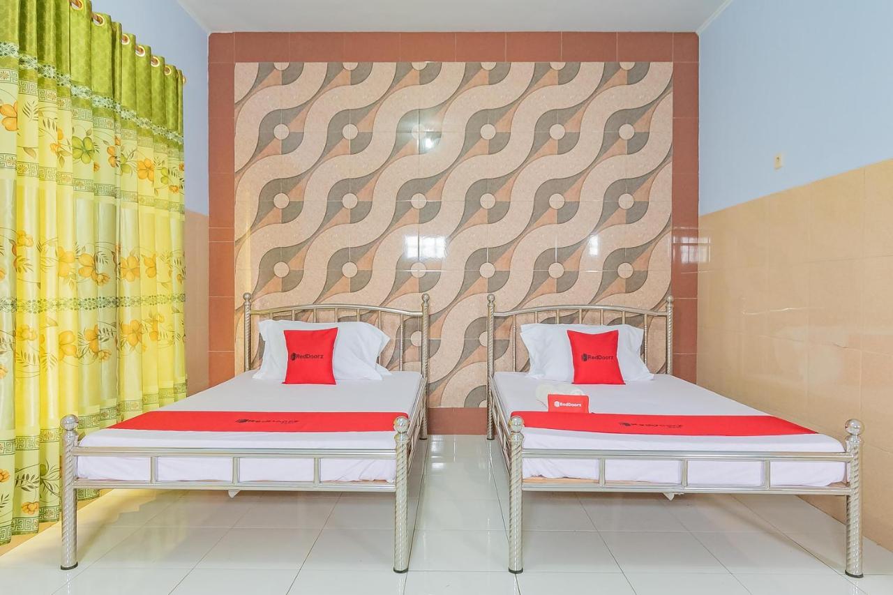 Hotel Reddoorz Syariah @ Tambak Mekar Street Subang Djalantjagak Exteriér fotografie